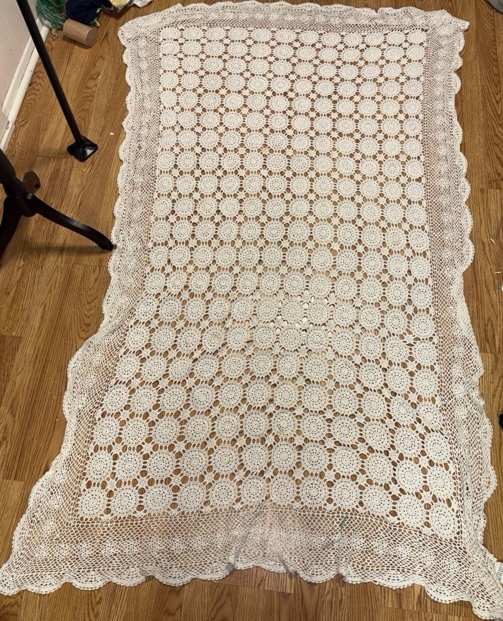 Vintage Hand Crochet Lace Tablecloth White Ecru Ramie Cotton Scalloped Rectangle